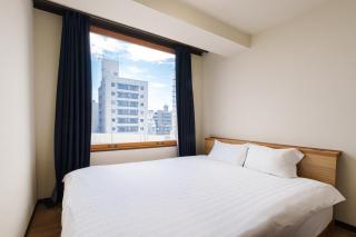 Jin no Kyo 606- 2-Min Walk to Kuromon Market - Family Suite with 2 Bedrooms - 2 Toilets & 1 Bathroom - Heated Living Room Floor - Near Dotonbori - 7
