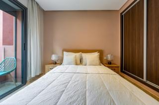 Luxe City Escape 2BR Pool - 9