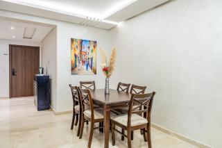 Luxe City Escape 2BR Pool - 7