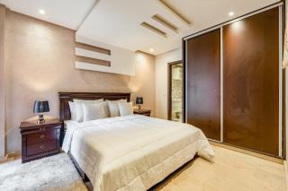 Luxe City Escape 2BR Pool - 1