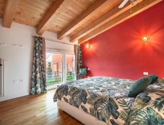 Colorful Venetian Apartment R&R - 6