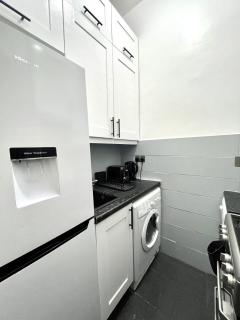 Chic 1-Bed Flat with Terrace in Notting Hill W10 - 1