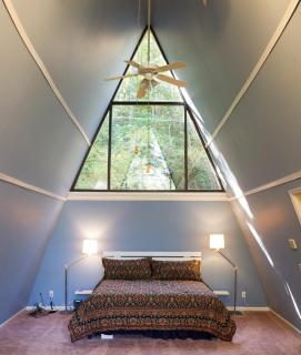 Stunning Lakefront Cabin with a Pool Table in Gainesville, Georgia - 7