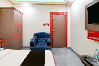 Super Townhouse Lake Town Clock Tower Formerly Crown Comfort - 2