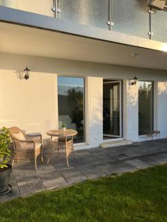 Moderne Ferienwohnung mit Terrasse und Gartenblick - 9