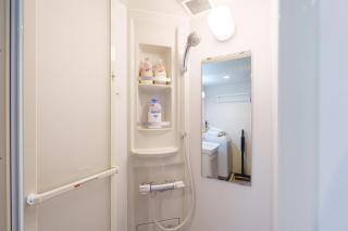 Jin no Kyo 606- 2-Min Walk to Kuromon Market - Family Suite with 2 Bedrooms - 2 Toilets & 1 Bathroom - Heated Living Room Floor - Near Dotonbori - 3