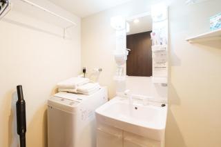 Jin no Kyo 606- 2-Min Walk to Kuromon Market - Family Suite with 2 Bedrooms - 2 Toilets & 1 Bathroom - Heated Living Room Floor - Near Dotonbori - 4