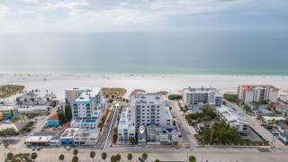 Three Tides Apartments - 2