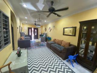 Anwar Kluang Homestay - 8