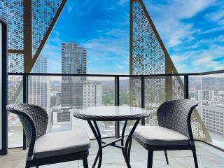 Central & Spacious Apt in Rundle Mall with Balcony - 6