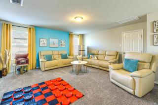 Family-Friendly Home Near SeaWorld and Shopping! - 9