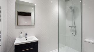 Luxury Apartment Woodsmill View - on the river - with balcony - Recently refurbished - 8