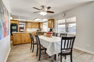 Private Hot Tub and Huge Yard Phoenix Family Home - 7