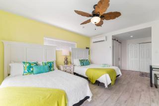 The Banana Bird at Cottages - 0