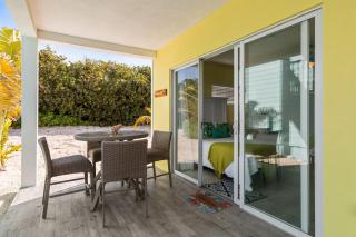 The Banana Bird at Cottages - 1