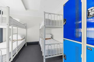 London Gate Backpackers Hotel - 2