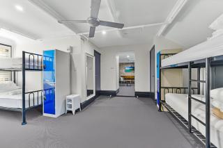 London Gate Backpackers Hotel - 5