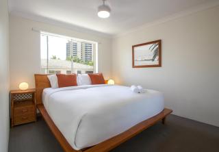 3BDR Escape with Parking and Beach Access - 0