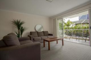3BDR Escape with Parking and Beach Access - 8