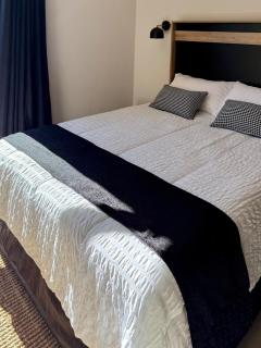 Beach, Restaurants, Shopping, Park, Pier - nearby - 9