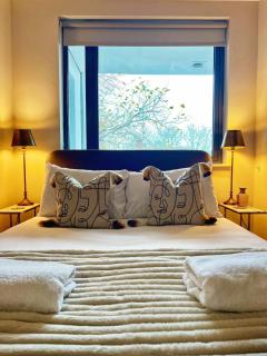 Liverpool City Centre - Free Parking & Balcony! - 8