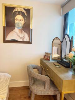 Stylish 2BR Flat in Central Liverpool with Parking - 2