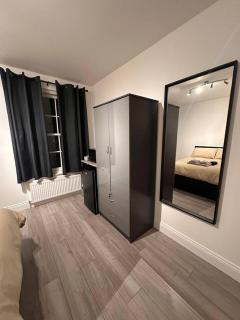 Central London Room in Oval - 7