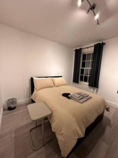 Central London Room in Oval - 6