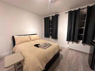 Central London Room in Oval - 2