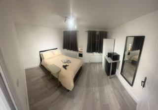 Central London 5 min to metro - 1