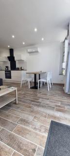 T2 climatisé 40 m 2, non fumeur, borne électrique sur parking les animaux ne sont pas acceptés - 4