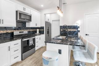 Luxury Retreat in Heart of Houston - 7