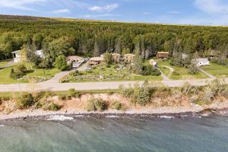 The Inn On Gitche Gumee - Anderson Deluxe Suite - 2