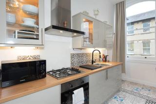 Pass the Keys Chic and Bright 2-Bedroom Flat in Fulham London - 8