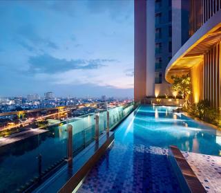 No Bait & Switch - Genuine Photos - Luxury D4 Studios & 2-3BR Apartments At De La Sol - 5 Min to City Center D1 - Infinity Pool, Gym & Free Airport Pickup - 0