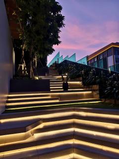 No Bait & Switch - Genuine Photos - Luxury D4 Studios & 2-3BR Apartments At De La Sol - 5 Min to City Center D1 - Infinity Pool, Gym & Free Airport Pickup - 1