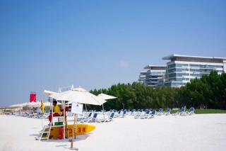 Luxury Jr. 1BR in Mayan Yas Island - 8