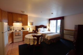 Executive House Suites Hotel & Conference Centre - 5