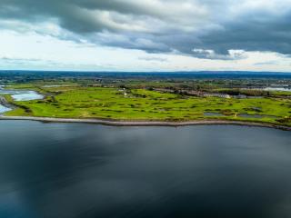 The Hawthorn by Galway Bay - 4