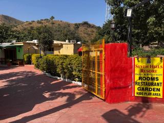 Seven Hills Resort - 8