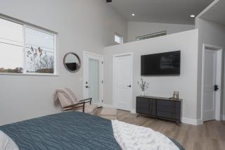 Modern 3-Bedroom Home with Lake Huron Beach Access - 6