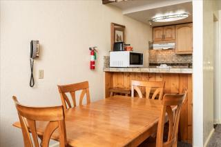 (B208) Loft Condominiums - 6