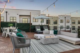 The Wade - Minutes to the Gulch & 12 South - 5