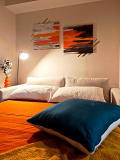 Sun-Kissed Escape 1BR Balcony near Venice Canal - 1