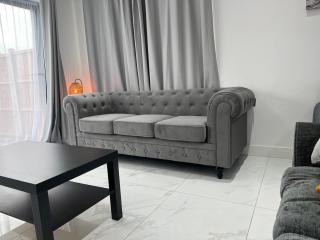 Perfect Contractor house-3 free parking space-EV charging-Secure-Quiet-Modern - 4