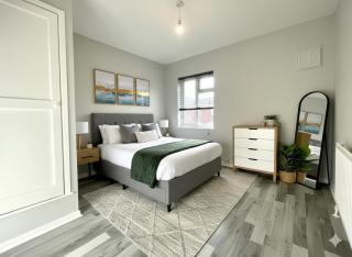 Stylish 4-Bed House Close to M32, Free Parking - 6