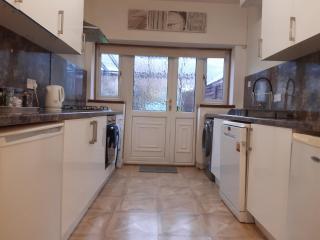 Carvetii - Gemini House - 4 bed House sleeps up to 8 people - 1