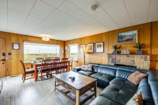 Beachfront Cottage on Seaside Promenade with Hot Tub - 8