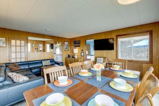 Beachfront Cottage on Seaside Promenade with Hot Tub - 1