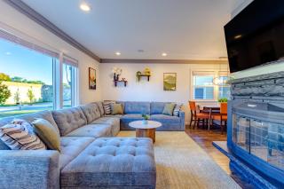 Brew City Game Room Fenced Yard 2 King Beds - 2